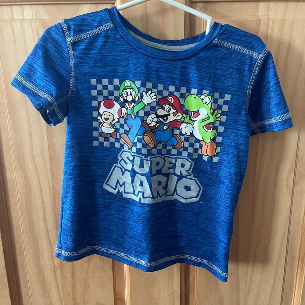 New Without Tags, Boys Size 4 Super Mario T-Shirt